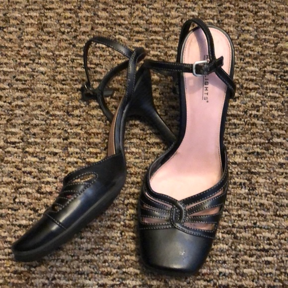 Shoes - Picture 2 of 3